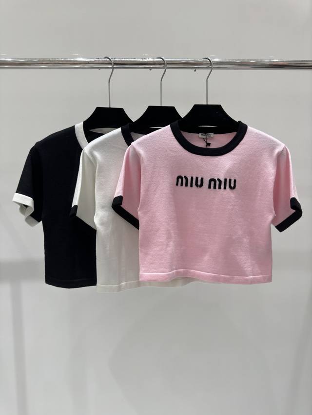 Miu家 春夏经典款 提花字母撞色领边针织短袖 颜色 白色 黑色 粉色 尺码 36.38.40