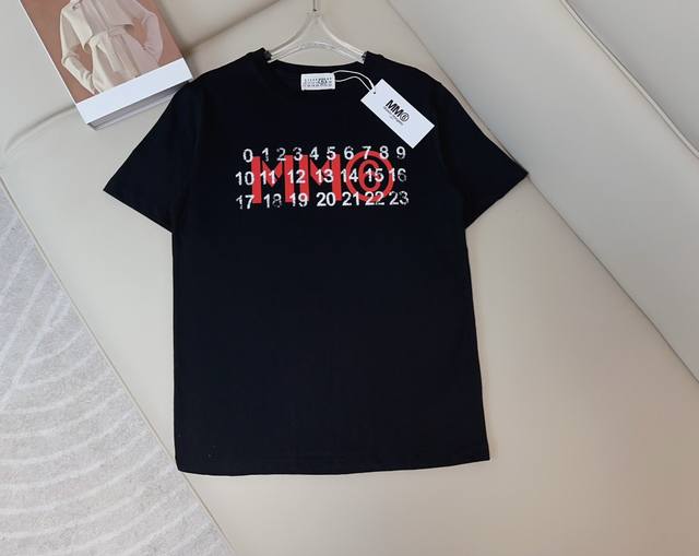 Mm*新款印花徽标logot-Shirt 定制纯棉面料 质感绵软 舒适亲肤 减龄活力 休闲百搭哦 人手必备单品 最高品质 欢迎对比 白色 红色 黑色 Sml