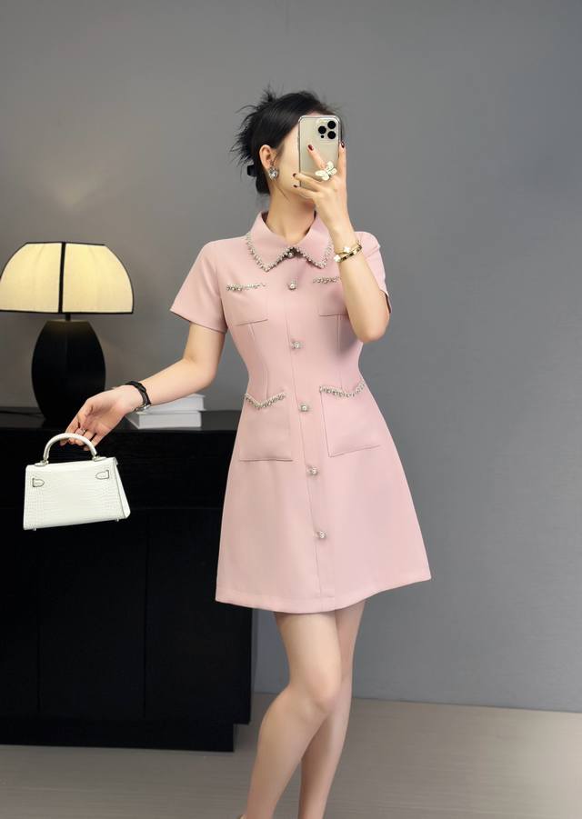 连衣裙 2054夏季新款 Miumiu重工钉珠纯手工系列 高端狠货 上身版型超显瘦 超爆 主推款式 颜色 米色 粉色 黑色 尺码 Smlxlxxl