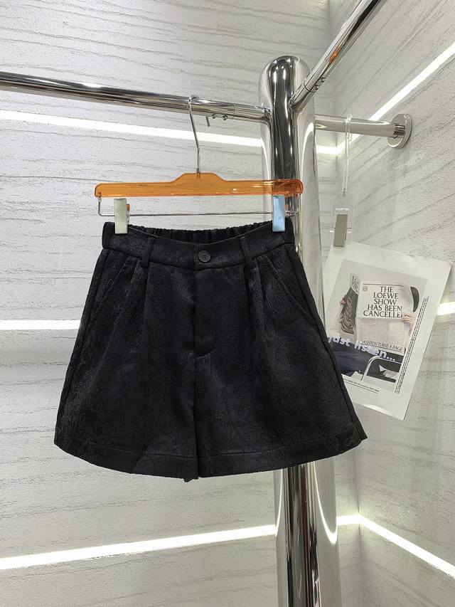 Qing Ouyang -新款新中式浮雕暗纹肌理感时尚短裤版型上身立体感十足 显高显瘦而且很百搭 单色 Smlxl