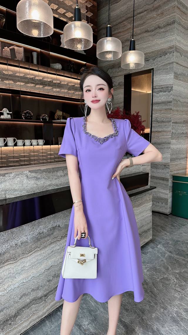连衣裙 高版本 重工系列 独特的领口设计 A摆设计显高显瘦不挑人 高级优雅知性 粉色 紫色 米白色 Smlxl