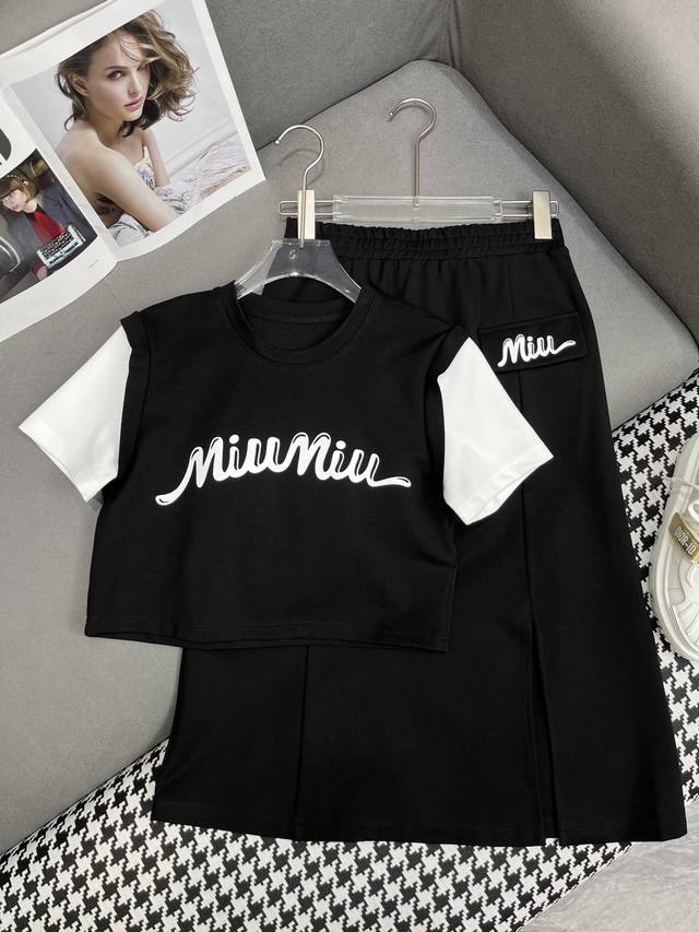Miumi* 24Ss春夏新款t恤半身裙套装 撞色拼接设计 字母印花装饰 两色三码sml