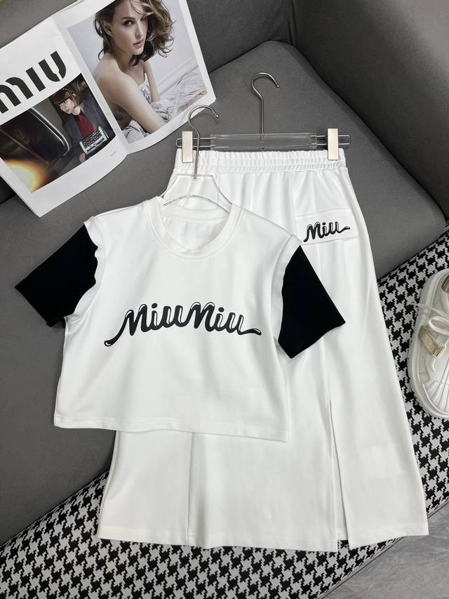 Miumi* 24Ss春夏新款t恤半身裙套装 撞色拼接设计 字母印花装饰 两色三码sml