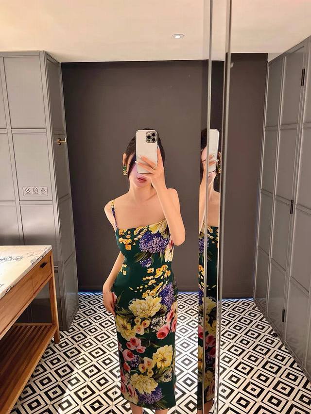 Dolce & Gabbana杜嘉班纳24夏季最新 绿色花卉印花度假风情印花显瘦性感吊带连衣裙女士 Smlxl
