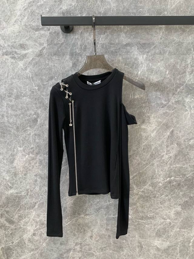 Alexander* Wang 24早春新款 黑色链条绑带设计露肩长袖打底t恤衫 面料舒服到爆 露肩+链条设计、淑女中又带些性感撩人的气息，魅力值扛扛的上升 是