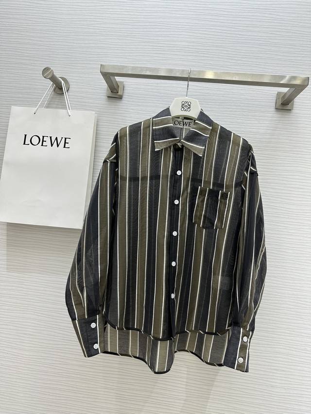 Loew2Ss 春夏最新款 撞色竖条纹衬衫 时髦首选 采用亚麻混纺面料 轻薄垂坠 宽松的版型也可以当防晒衬衫哦 撞色的竖条纹设计 高品质定制 现货首发size：