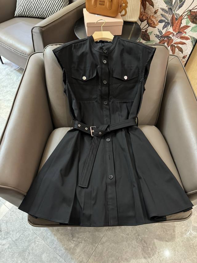Xc073#新款连衣裙 Dior 经典修身刺绣小蜜蜂连衣裙 短款 卡其色 黑色 Sml