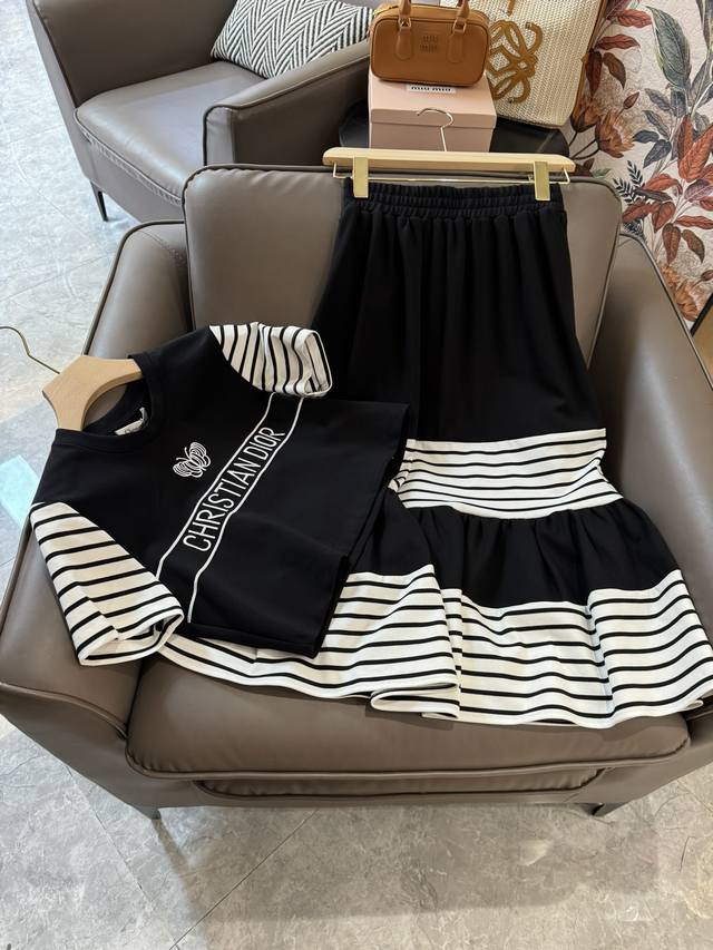 Mq24019#新款套装 Dior 条纹袖短袖t恤上衣条纹鱼尾半裙套装 黑色 白色 Sml