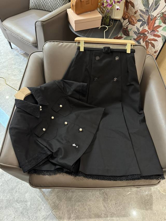 Mq24017#新款套装 Dior 短袖翻领上衣双排扣半裙套装 黑色 米白色 Sml