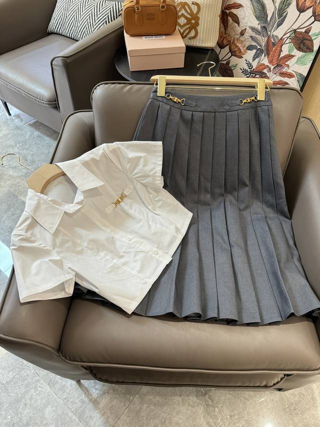 Mq24014#新款套装 Celine 短袖白衬衫上衣压褶子半裙 套装 黑色 灰色 Sml