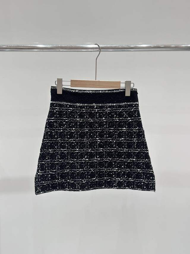 Dio春夏新款 藤格纹粗花呢嵌花短裙，颜色：黑色，尺码：36.38.40。