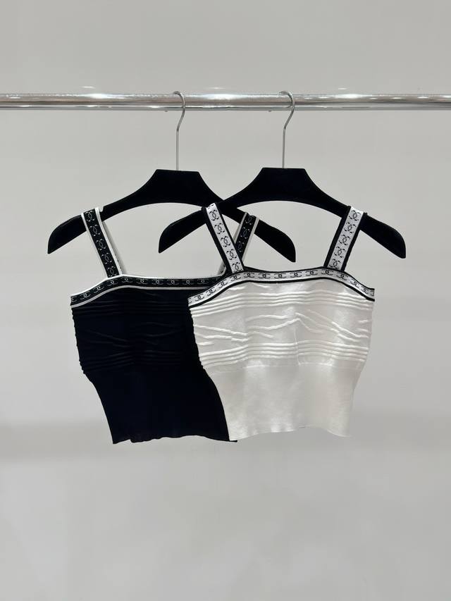 Chan小香 春夏新款 立体条纹字母吊带提花针织吊带，颜色：白色 黑色，尺码：36.38.40。