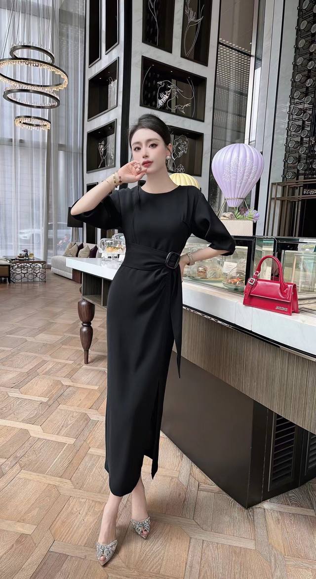 夏季新款连衣裙 品牌：土耳其系列 工艺：腰部特别设计 颜色： 梅红 兰色 黑色 码数：S～Xxxl