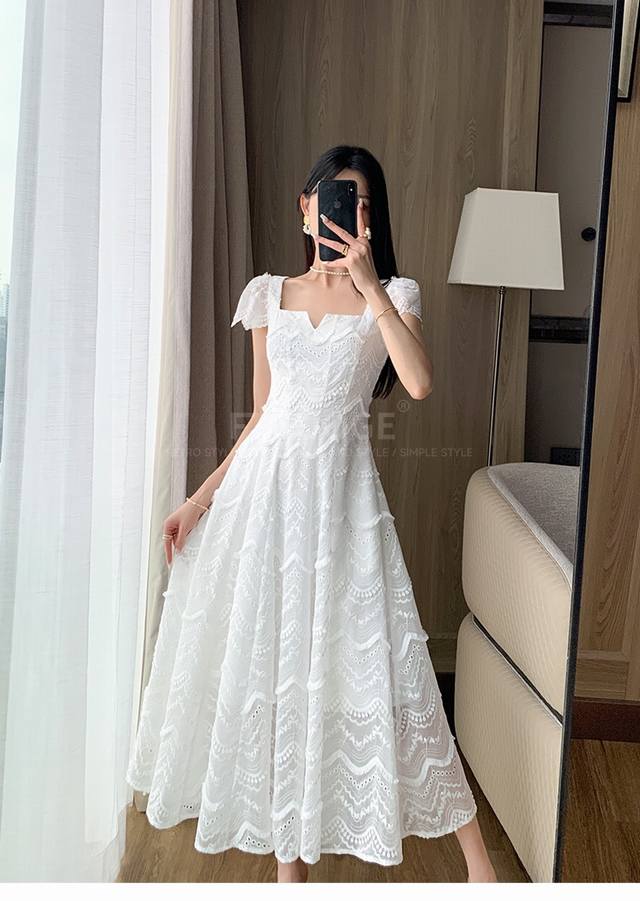 蕾丝绣花超仙白色连衣裙 独特领口设计展露迷人天鹅颈 Smlxl