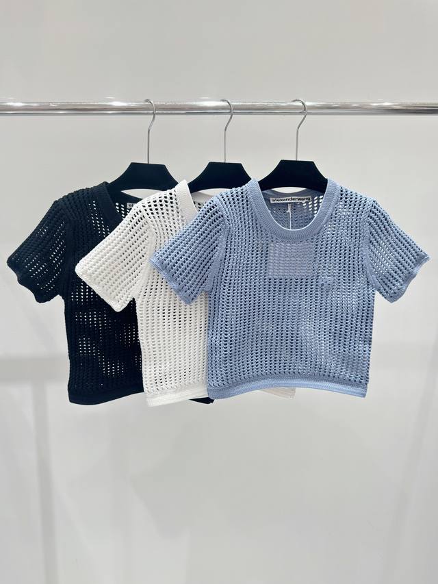 Aw大王家 春夏新款 微标装饰钩织镂空针织短袖，颜色：白色 蓝色 黑色，尺码：36.38.40。