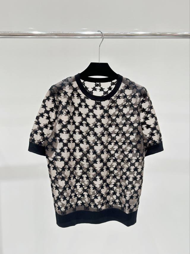 Gucc春夏新款 半透视星星刺绣针织短袖，颜色：黑色，尺码：36.38.40。