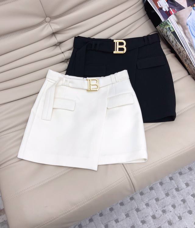 24年新款 巴尔曼b字扣裤裙 时尚大牌款 定制b字金属扣装饰 版型上身非常大气百搭。2色sml。
