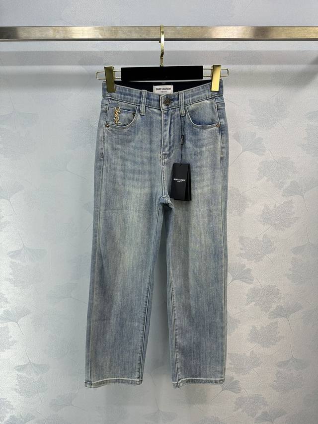 Ysl圣罗兰高腰牛仔裤 极简设计直筒型超显瘦。重工刺绣很精致 1色3码sml。