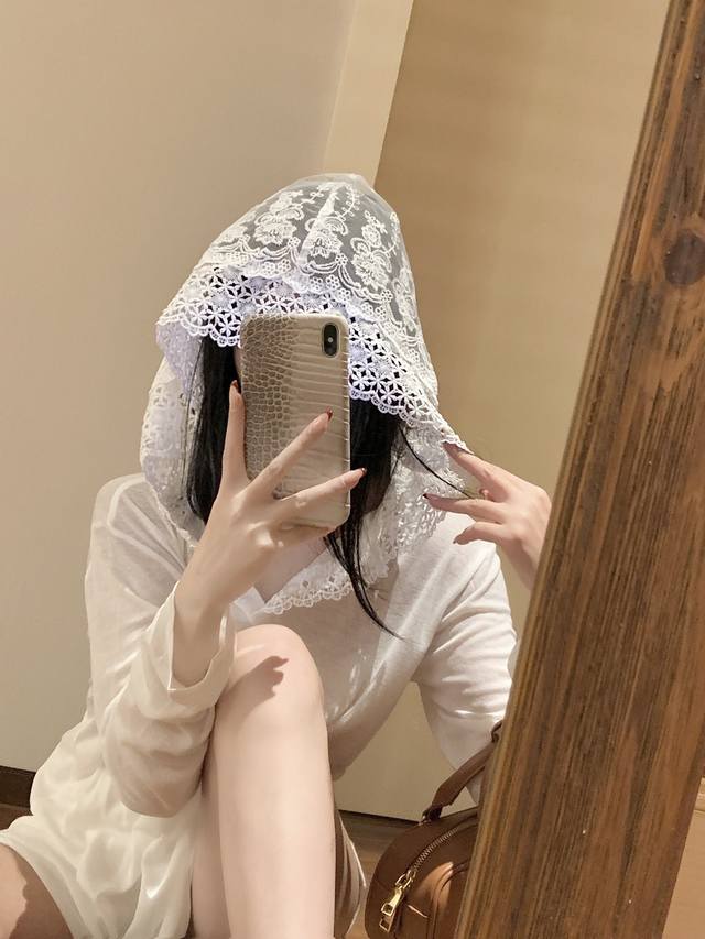 Miumi*定制蕾丝连帽防晒长袖t恤～～Sml黑色 白色