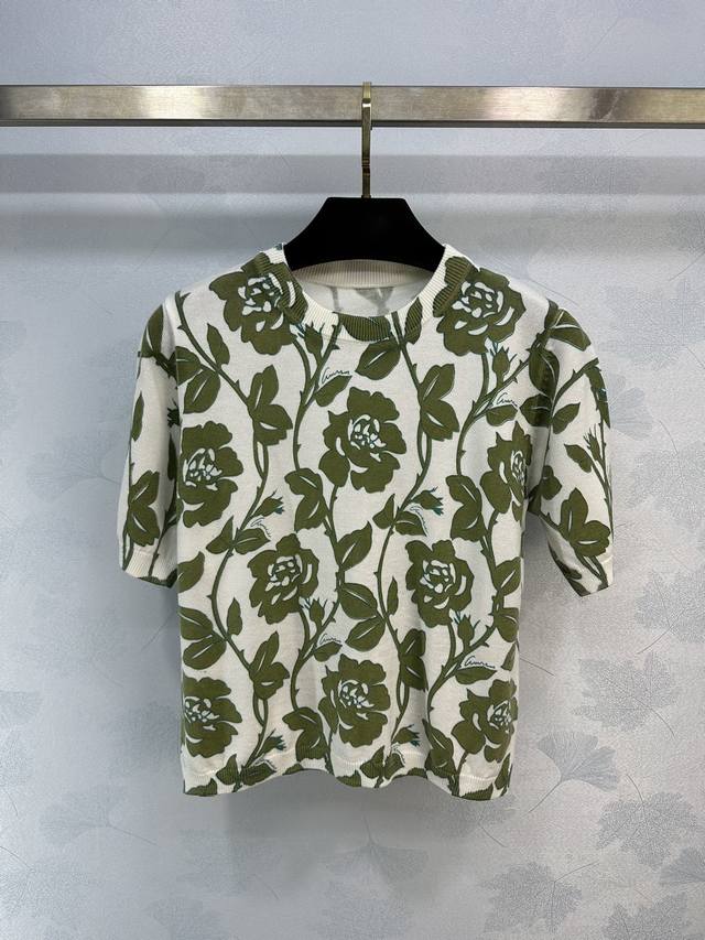 Gucc*早春新品针织短袖｜面料纹理清晰 舒适透气花卉图案设计 拆机适合夏季 1色3码sml。