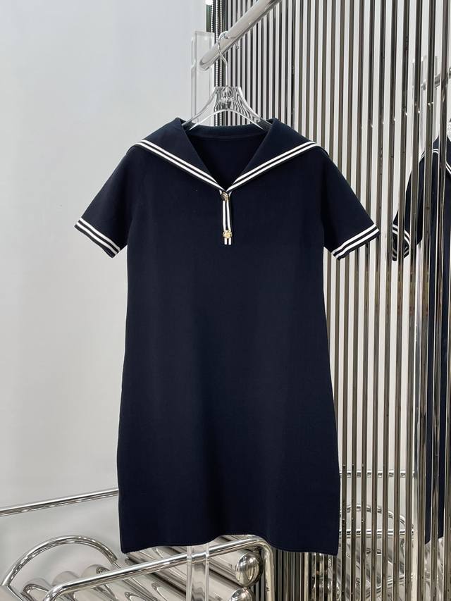 新款！最新miu 24New 海军领针织短袖连衣裙。尺码:Sml。 。