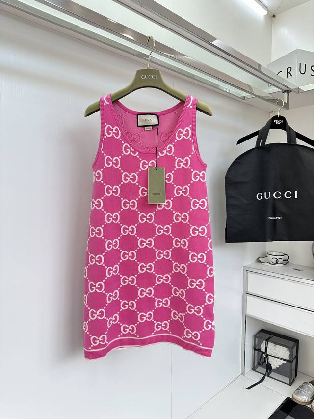 G*Cci Gucci 这个系列 真的美出天际了 谁穿谁好看系列 超美的红龙果色 巨显肤白 一比一原版复刻 Color：粉色 Size: 36 38 40