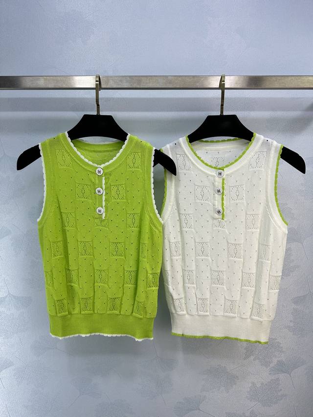 Chane*夏季新款镂空针织上衣极简设计，夏季沁凉配色简约又高级，凸显精致名媛风 2色3码sml。