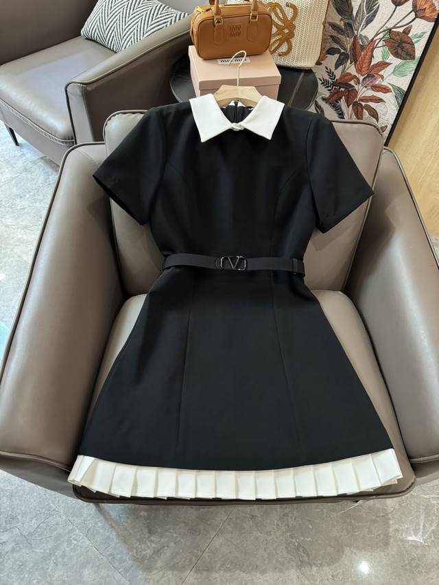 Xh027#新款连衣裙 Valentino 配腰带 短袖压褶边连衣裙 黑色 Sml