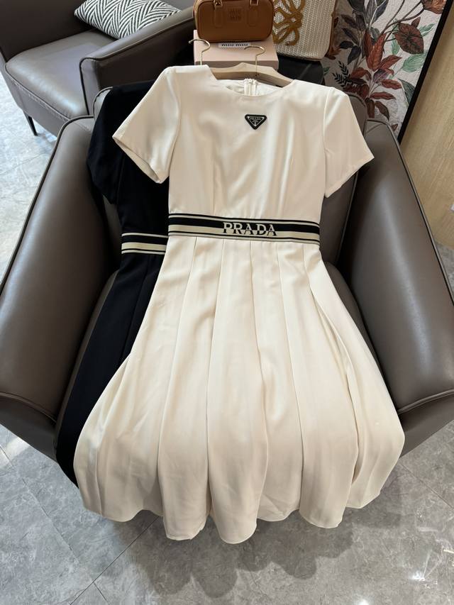 Mq24027#新款连衣裙 Pr三角形 短袖连衣裙 米白色 黑色 Sml