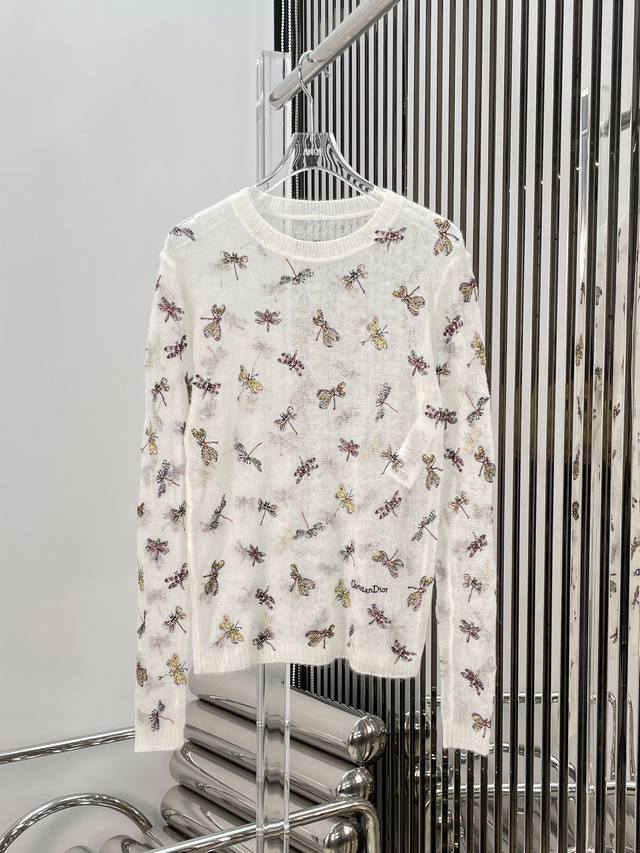 新款！最新 24New 蜻蜓刺绣针织衫。尺码：Sml。