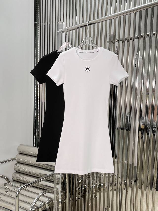 新款！最新marine 24New 立体刺绣渐变印花t恤。颜色：黑、白、灰。尺码：Sml。