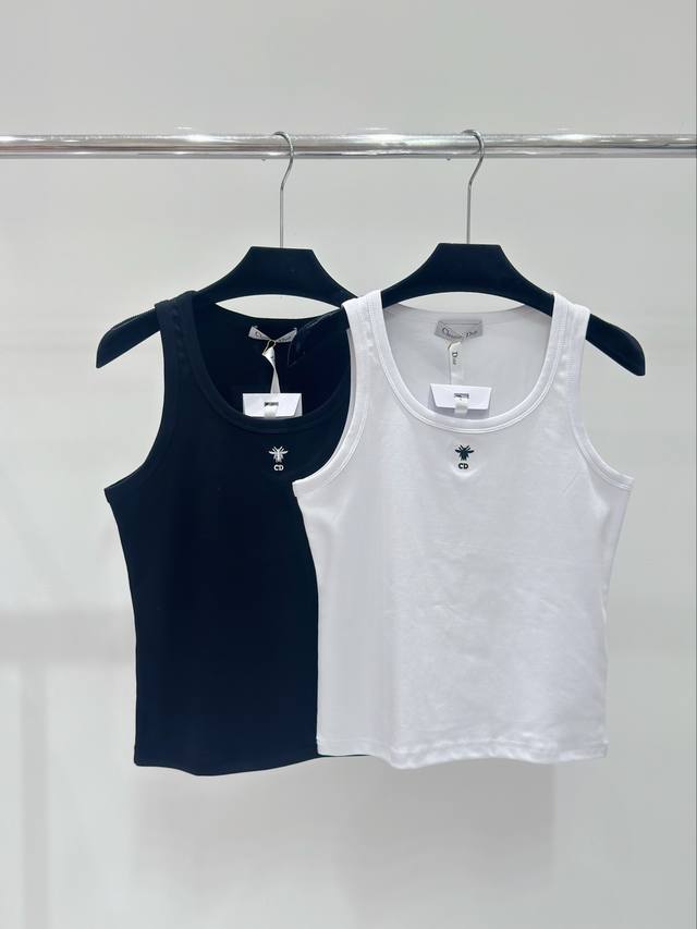 Dio春夏新款 纯色打底蜜蜂刺绣背心吊带，颜色：白色 黑色，尺码：36.38.40。