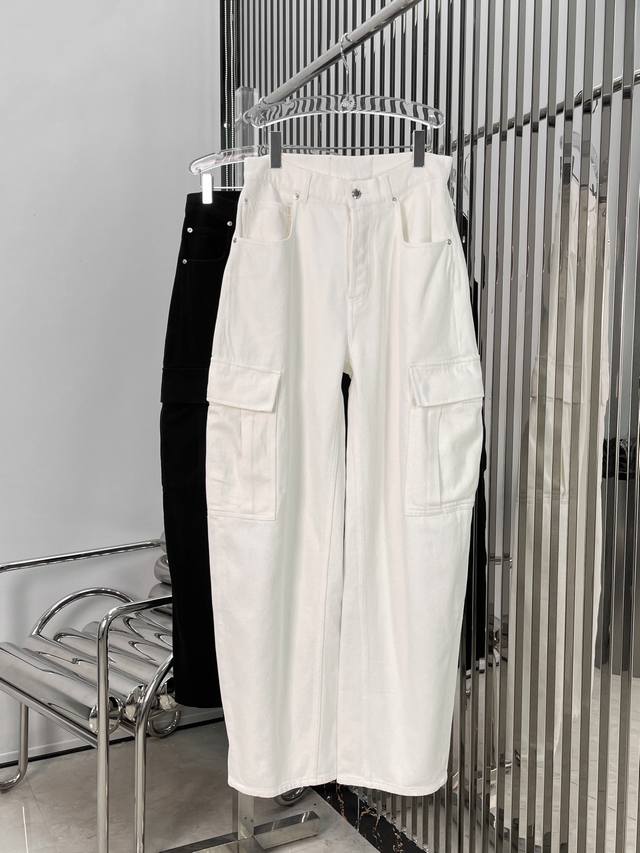 新款！最新aw 24New 工装牛仔裤。颜色：黑、白。尺码：Sml。 。