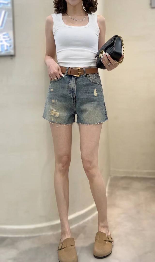 夏季薄款做旧复古磨破短裤 A字型设计修饰腿型 磨破拉须处理充满酷女孩的反叛风格 Smlxl