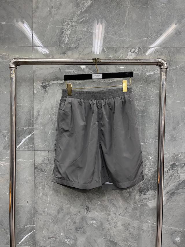 最高品质tb 24Ss净版防水短裤，版型紧致立体，上身舒适透气，凹凸有型的立体感，休闲宽松 码数：1-4码！