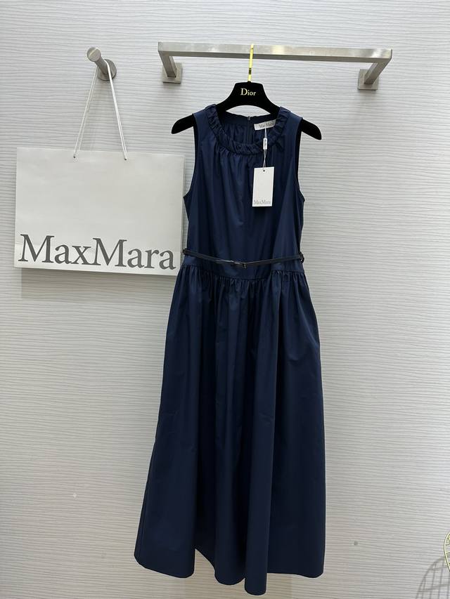 Maxmar2Ss春夏新品 简约精奢风 腰带连衣裙 超显白的藏青色 简洁与精致的结合白富美必备气质单品 领口和腰间褶皱设计优雅随性又高级 纯棉优质面料自带高级感