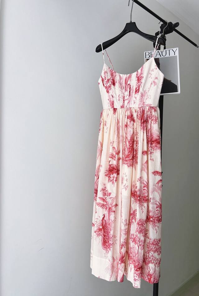 Zimmerman* 2024夏季新款连衣裙，官网在售同款，粉红色印花搭配鱼骨做了高收腰，上身自带香气，Sml