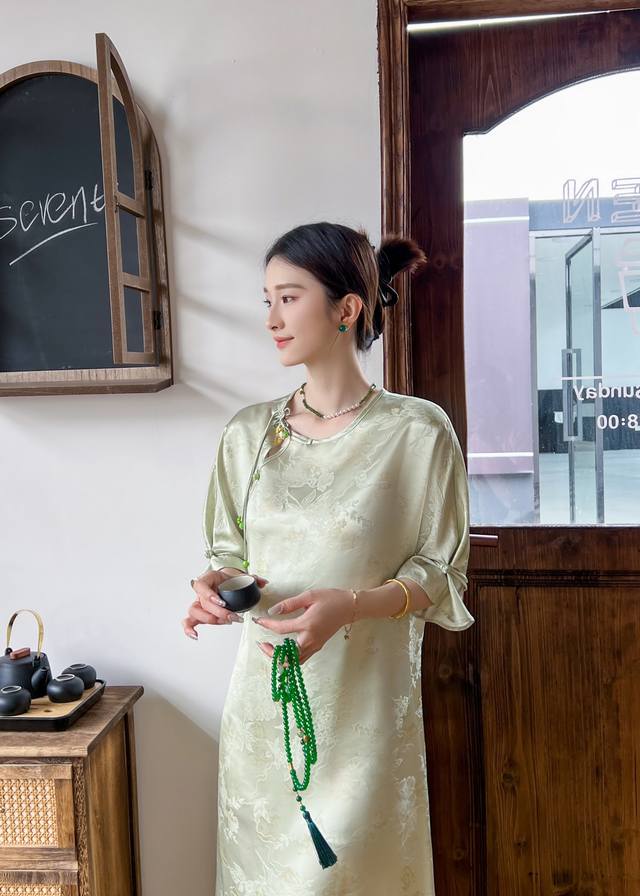 翻单出货 超重磅真丝新中式旗袍连衣裙 面料舒适柔软 绿色 米白色 S-Xl