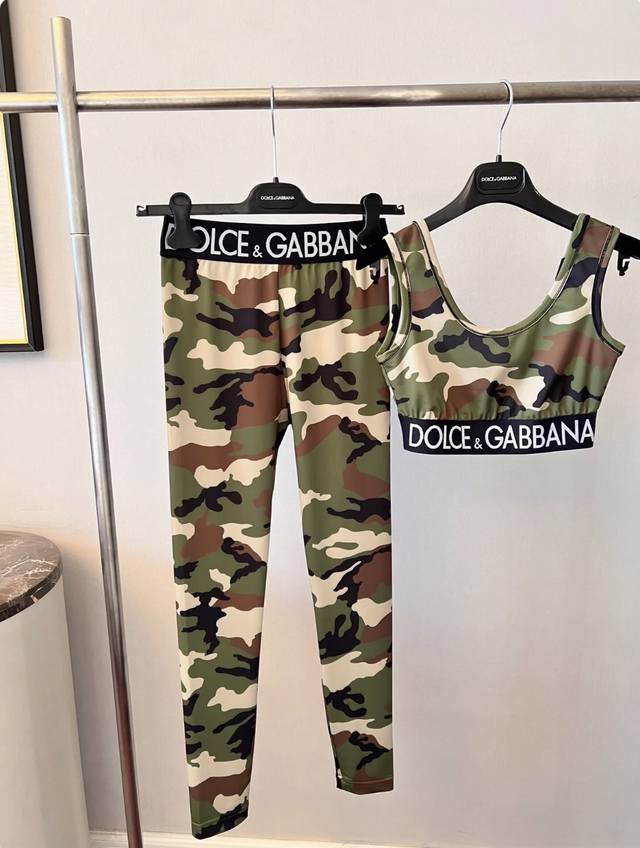 Dolce&Gabbana迷彩套装 尺码：Ｓｍｌ 颜色：绿色