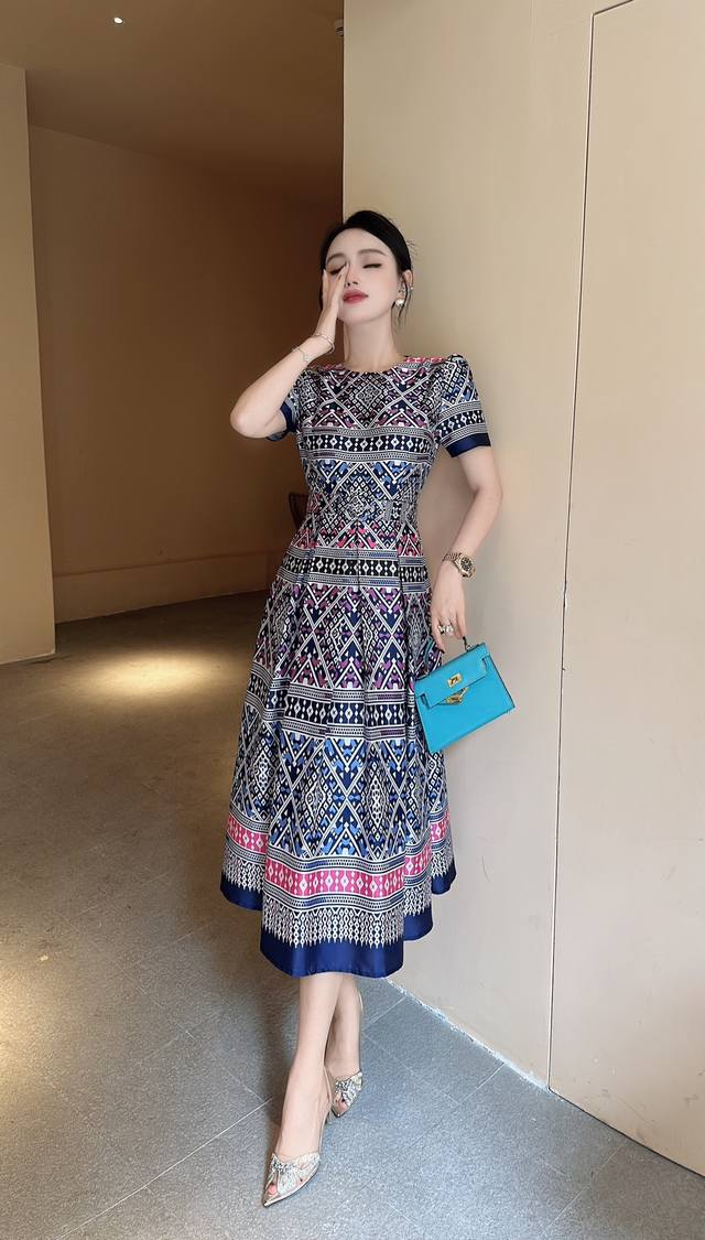 夏季新款连衣裙 品牌：Dg系列 颜色：藏蓝色，粉色 码数：S～Xxxl