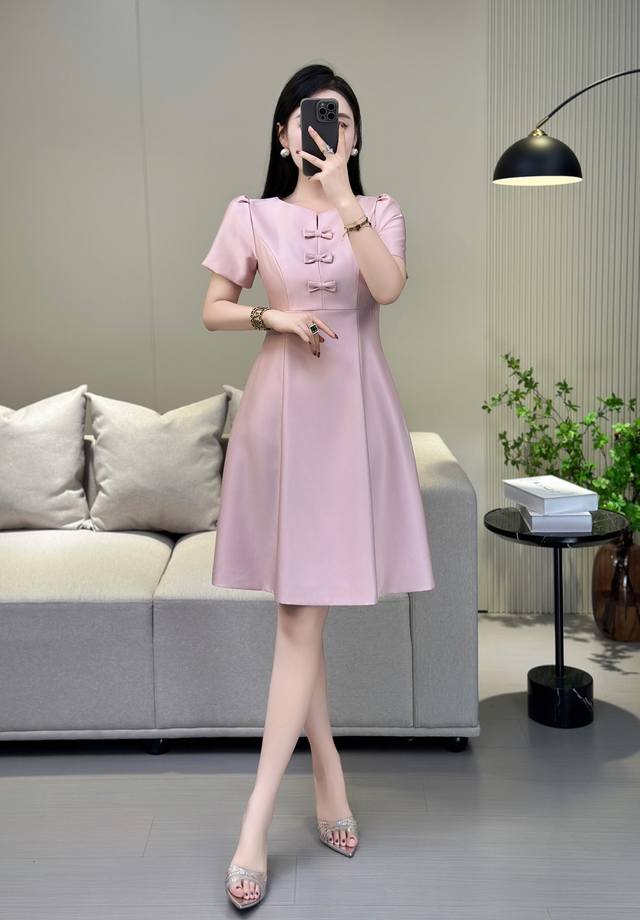翻单出货 原创设计师新款丝毛裙出货 薄款面料 收腰显瘦款 大红 粉色 米色s-Xxl