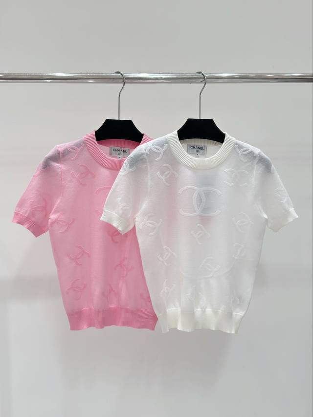 Ch家 春夏经典款 纯色双c暗纹提花针织圆领短袖 颜色：粉色 白色 尺码：36.38.40