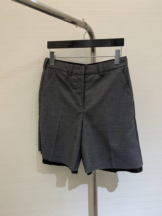 夏季新款 灰色拼接西装中裤，灰色与中裤的碰撞，绝对是你们没有尝试过的单品，搭配起来太有了～ 码数：