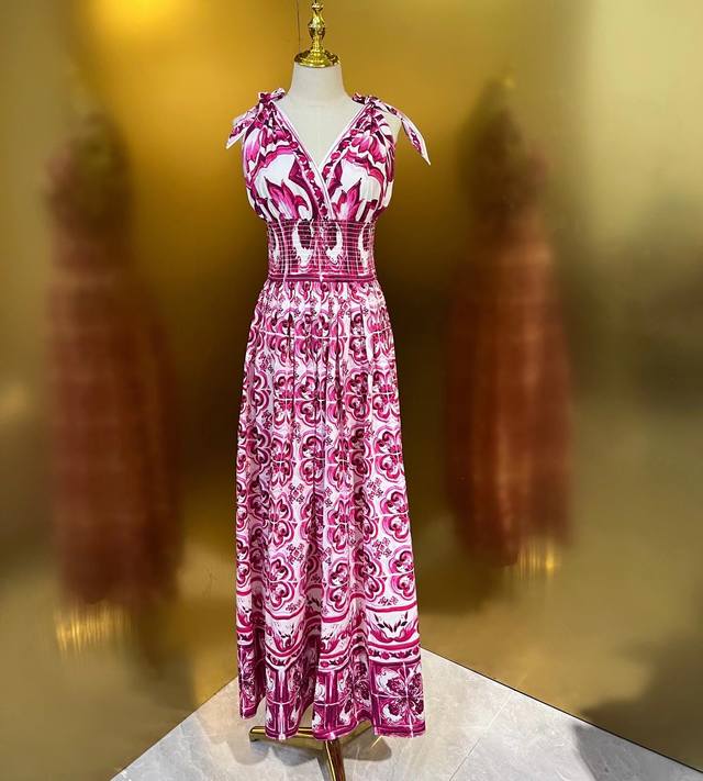 Dg家 原版红花瓷系列 肩带可自由调节 百分百棉收腰连衣裙