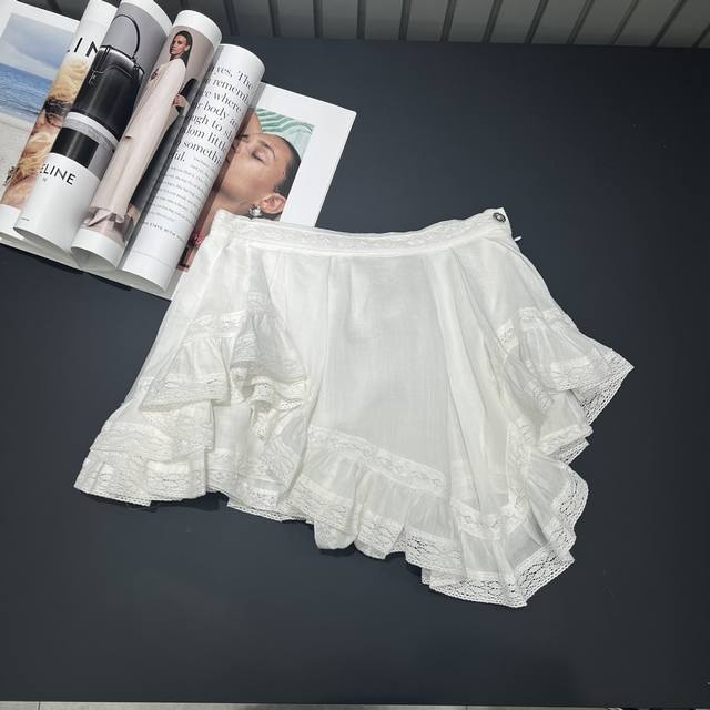Marchen Iinc24Ss新款白色条纹泡沫短款半身裙，春日浪漫，白色蓬蓬裙的诗意，春天的气息已经悄悄地弥漫在空气中，是时候更新衣橱，迎接新一季的到来啦，这