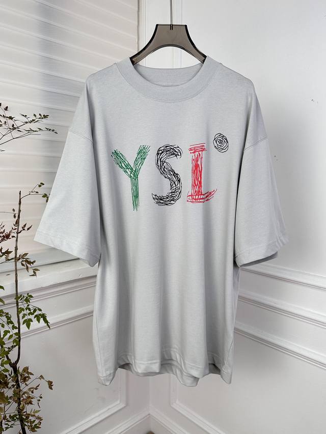 24Ss早春上新款短袖t恤 Ysi字母logo是独家设计款，宽松版型上身随意慵懒 正确定织定染面料 高品质、高克重 男女同款 现货黑色 白色 灰色 Sml