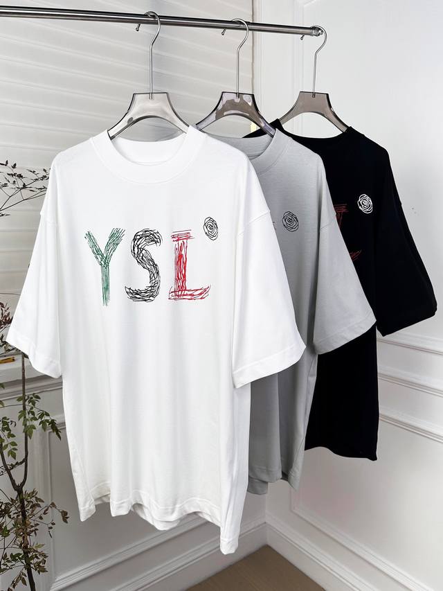 24Ss早春上新款短袖t恤 Ysi字母logo是独家设计款，宽松版型上身随意慵懒 正确定织定染面料 高品质、高克重 男女同款 现货黑色 白色 灰色 Sml