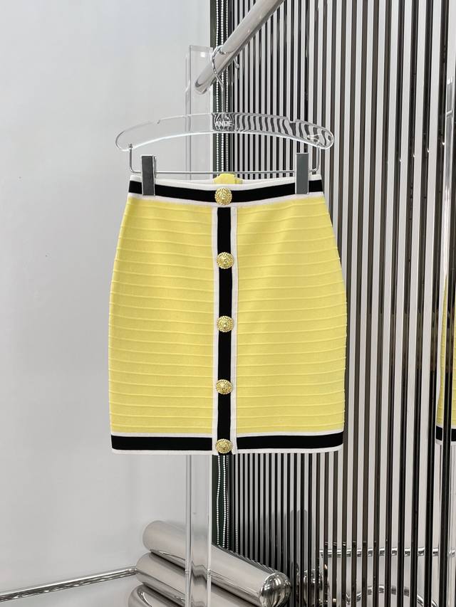 新款！最新bal 24New 明黄色短袖针织套装。尺码：Sml。上衣 半裙