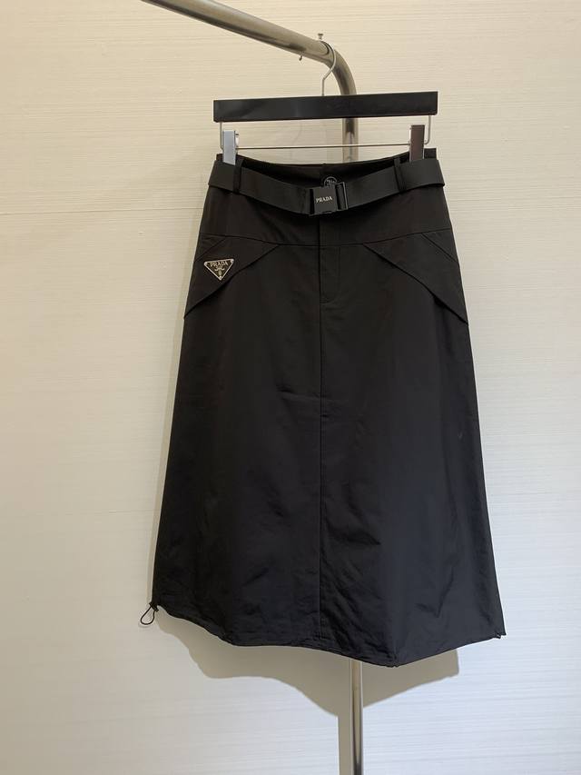 夏季新款 腰带半裙，定制三角标点缀，下摆可收紧，时尚休闲 码数：