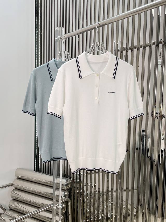 新款！最新miu 24New 针织polo衫。颜色：白、灰。尺码：Sml。